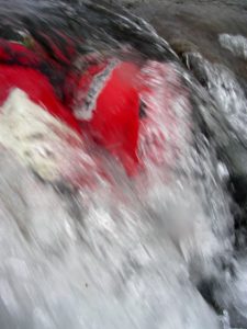 Searching for an airpocket during advanced swiftrescue rescue course